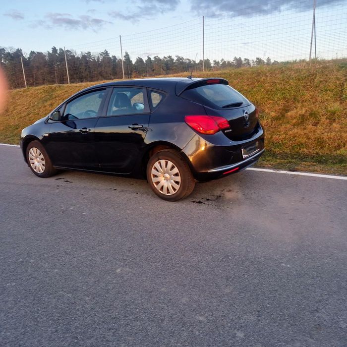 Sprzedam Opel Astra 1.6 benzyna zadbany niski przebieg