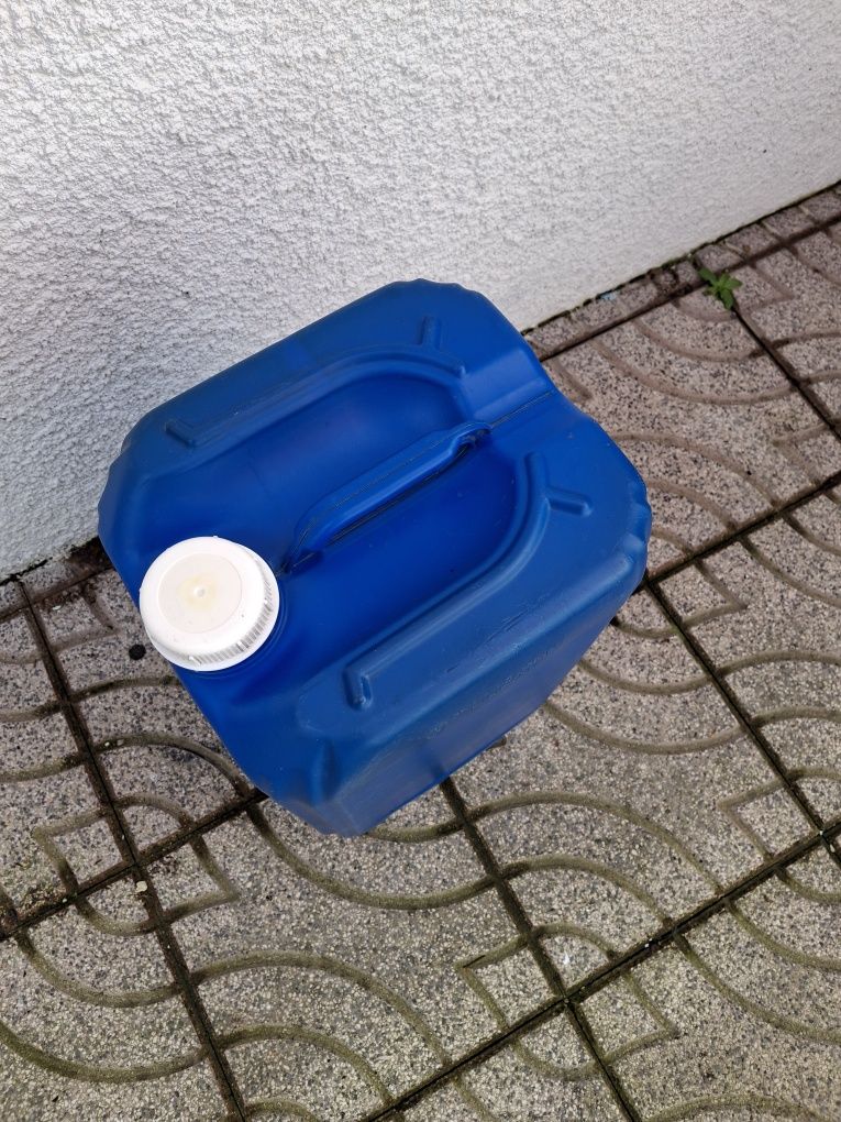 Bidons 25L usados so uma vezes.