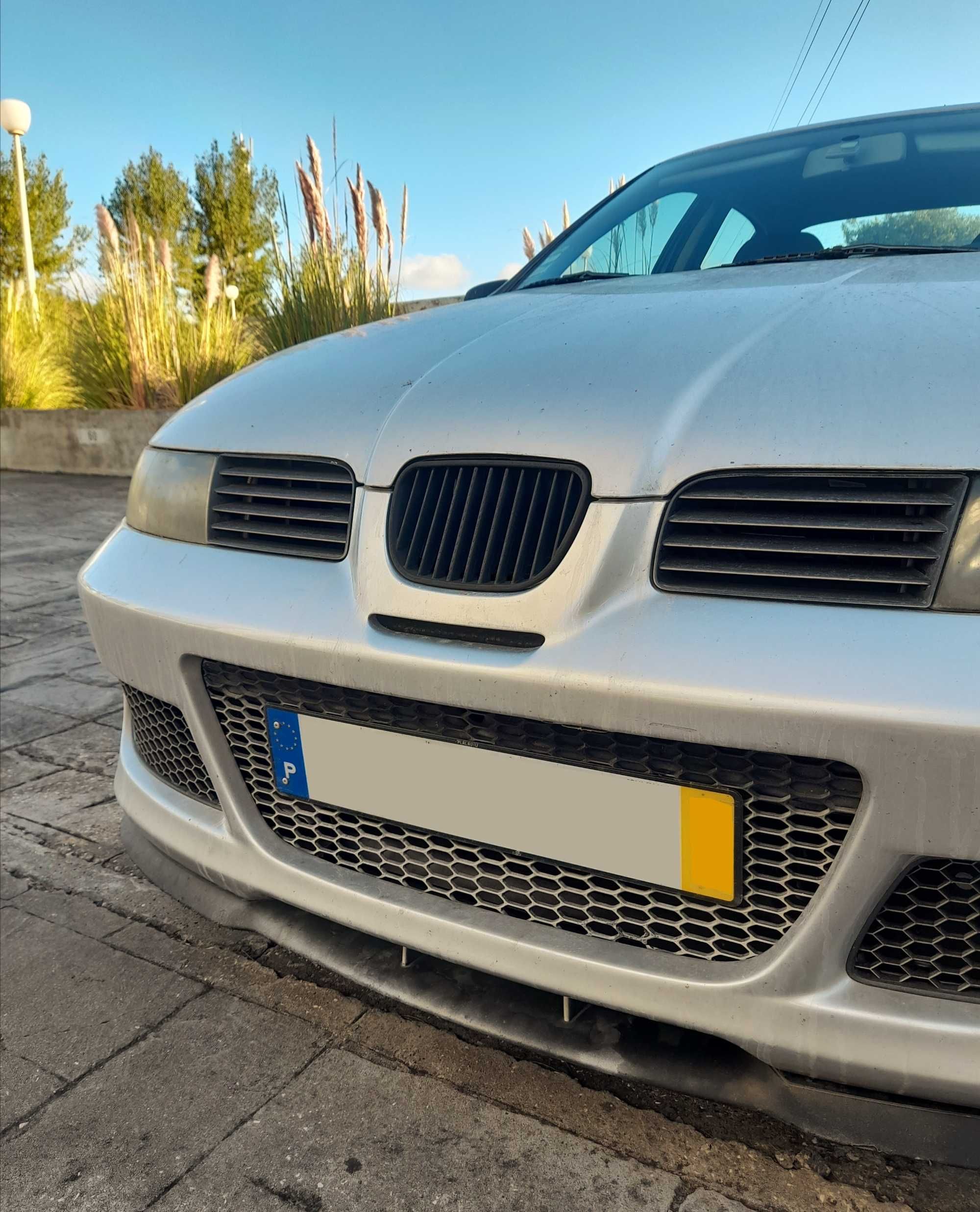 Grelha Frontal Seat Leon/Toledo Cupra 1M 2000 (Com e sem símbolo)