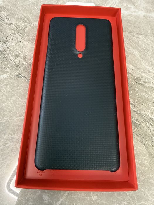 Віддам карбоновий чохол Latercase на OnePlus 8