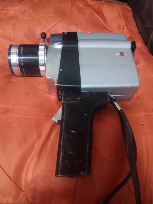 Câmara antiga de filmar Super 8 Yashika