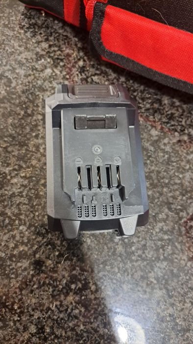 Aparafusadora/Berbequim SKIL 20V

Aparafusad