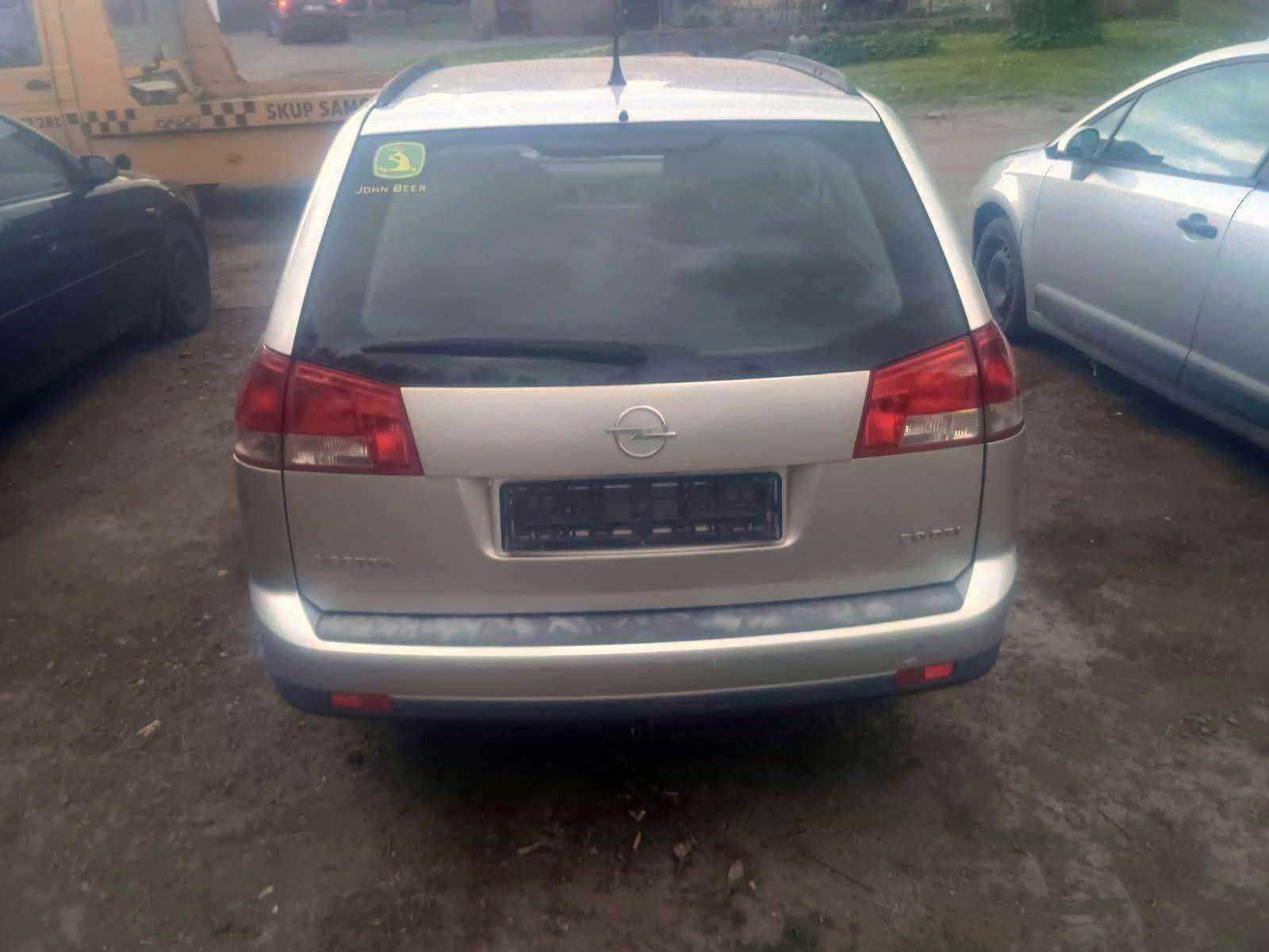 Opel Vectra C KOMBI 02-08 Tylna tył klapa bagażnika Z157
