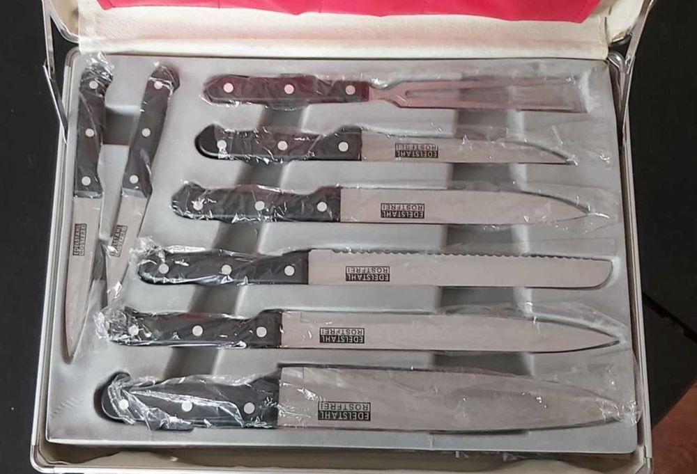 komplet noży w walizce