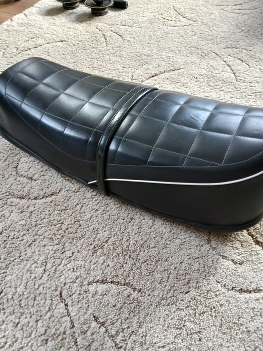 Сидіння  на мотоцикл