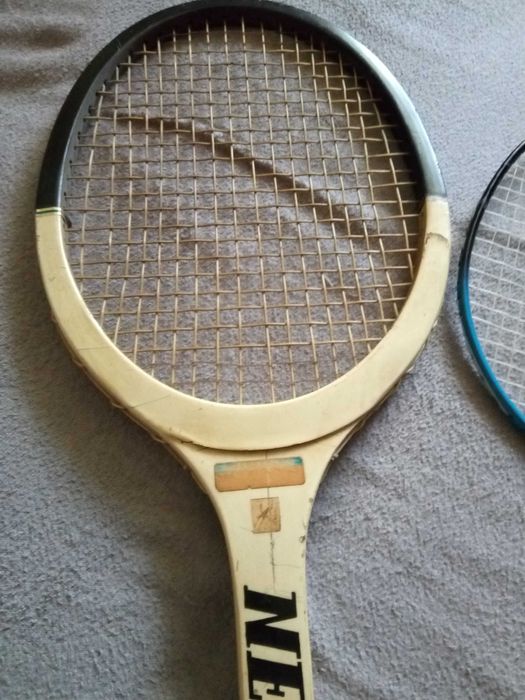Rakieta tenisowa i do badmintona