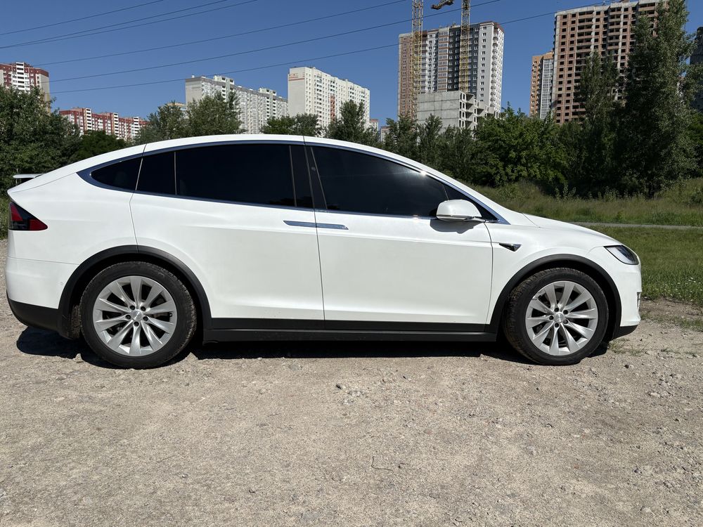 Tesla Model X 2017