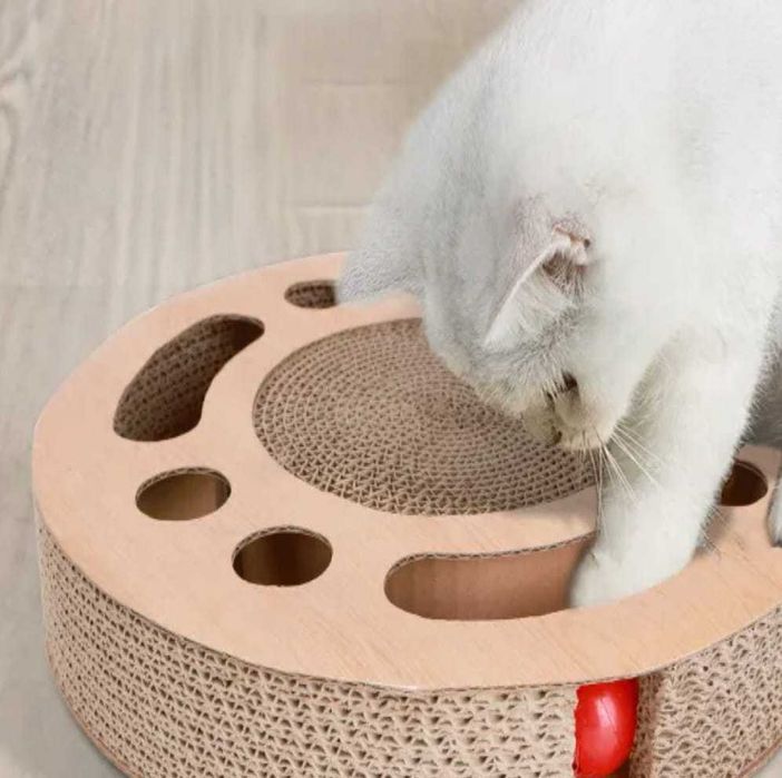 Brinquedo para Gato 2 em 1 – Arranhador + Jogo Interativo com Bolas