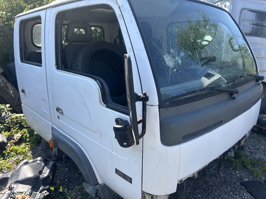 Kabina nissan cabstar 2005 dubel części