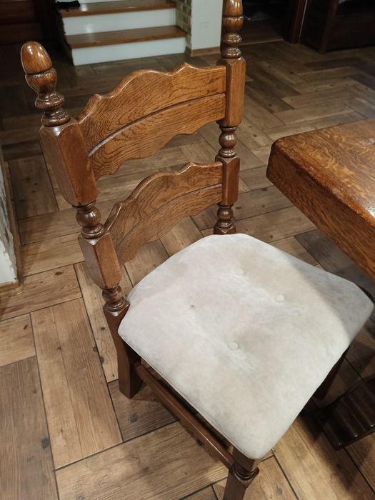 Stół dębowy lite  drewno 110x260 i 10 krzeseł