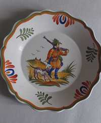 Винтажная французская коллекционная тарелка ручной работы.