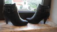 Botas Pretas Nº 36