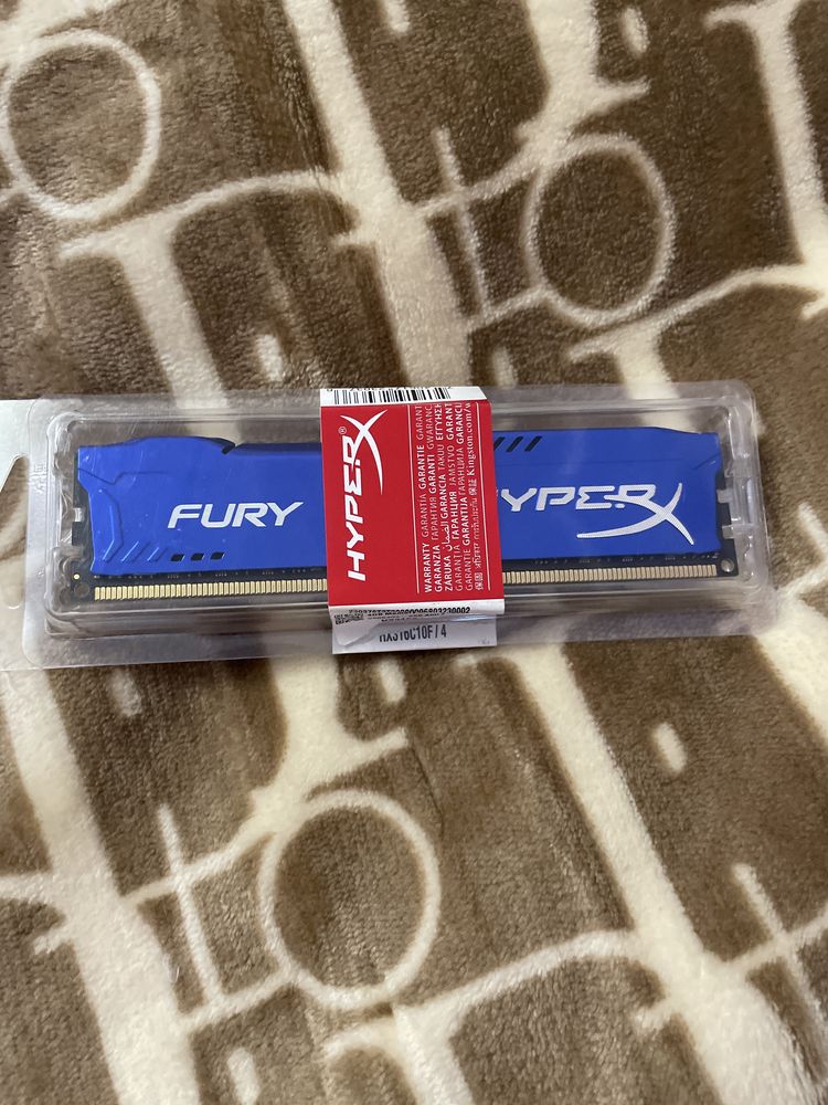 Оперативна память hyperx fury ddr 3  4gb