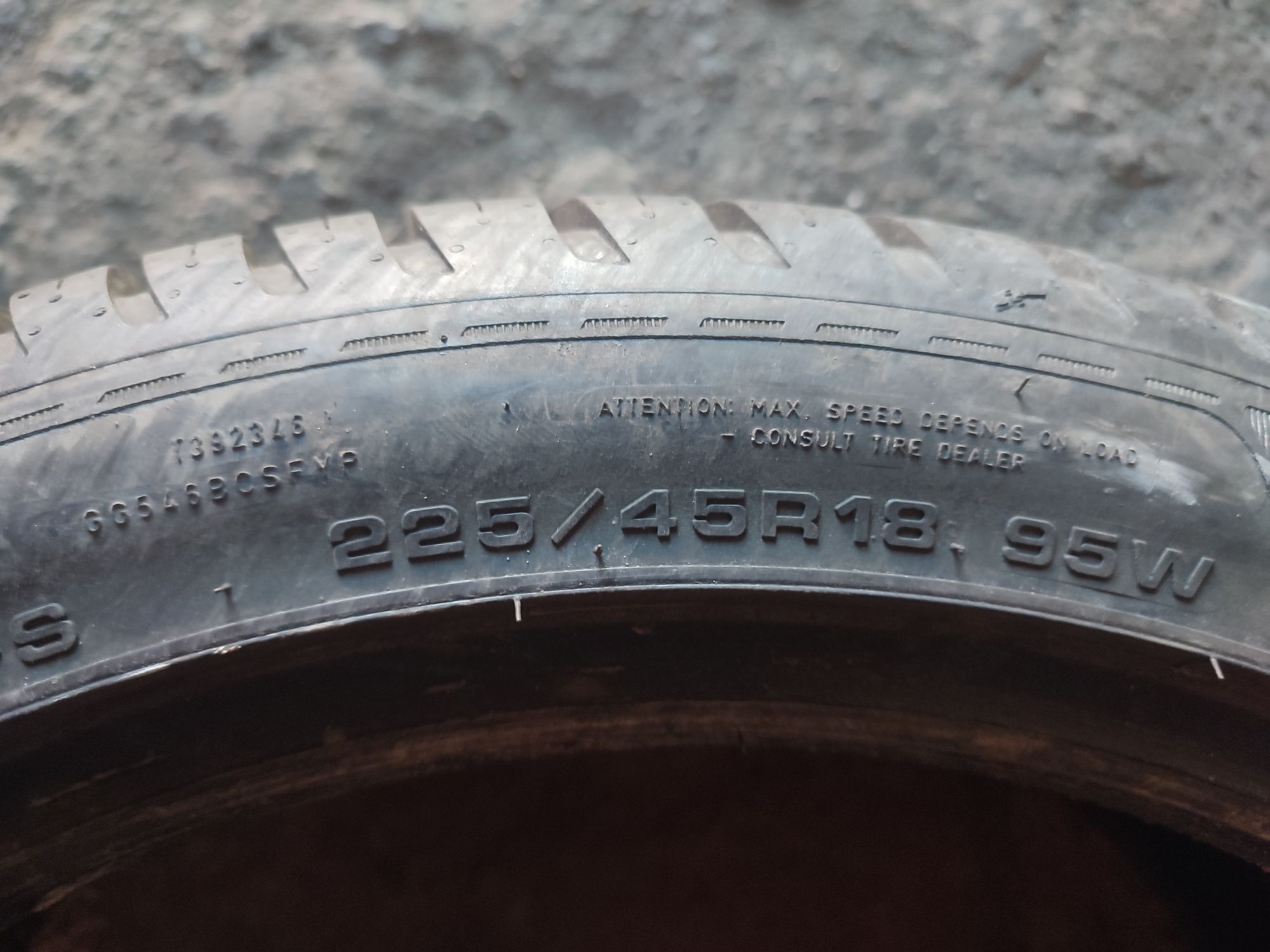 Резина 225/45/18 Состояние Новой Комплект Goodyear