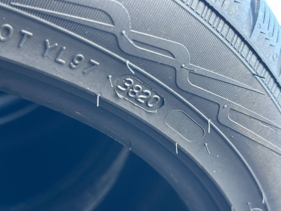 Nokian 235/45/R18 8 mm 2020 рік  (Як новий)
