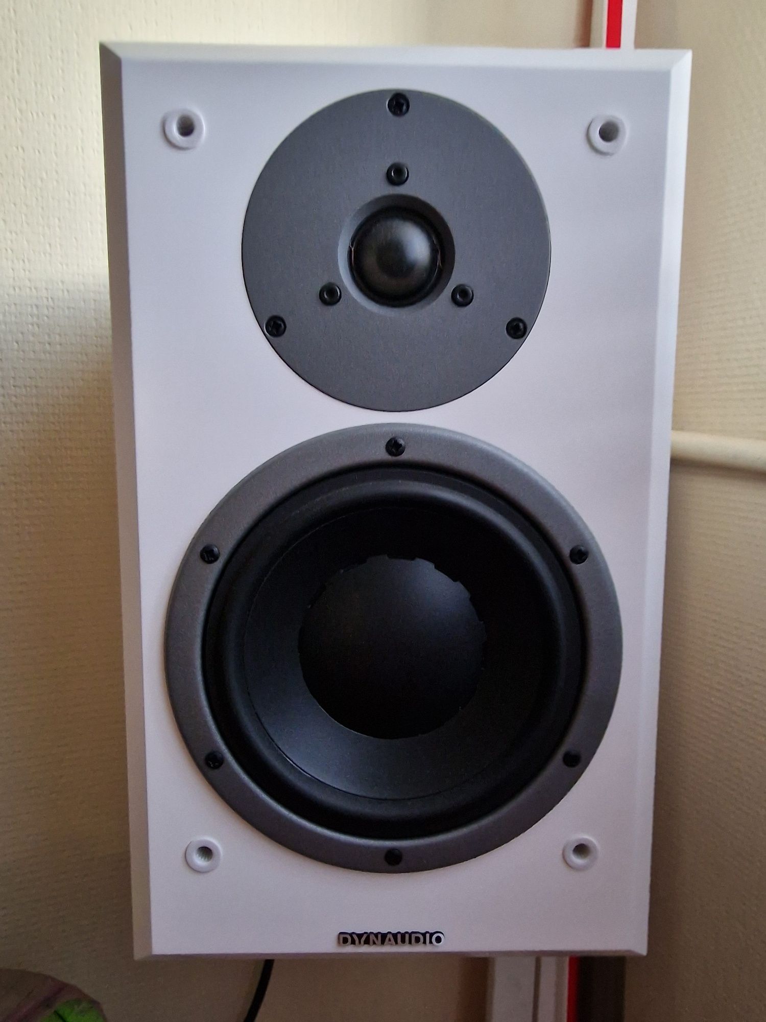 Dynaudio Emit M20 Kolumny podstawkowe