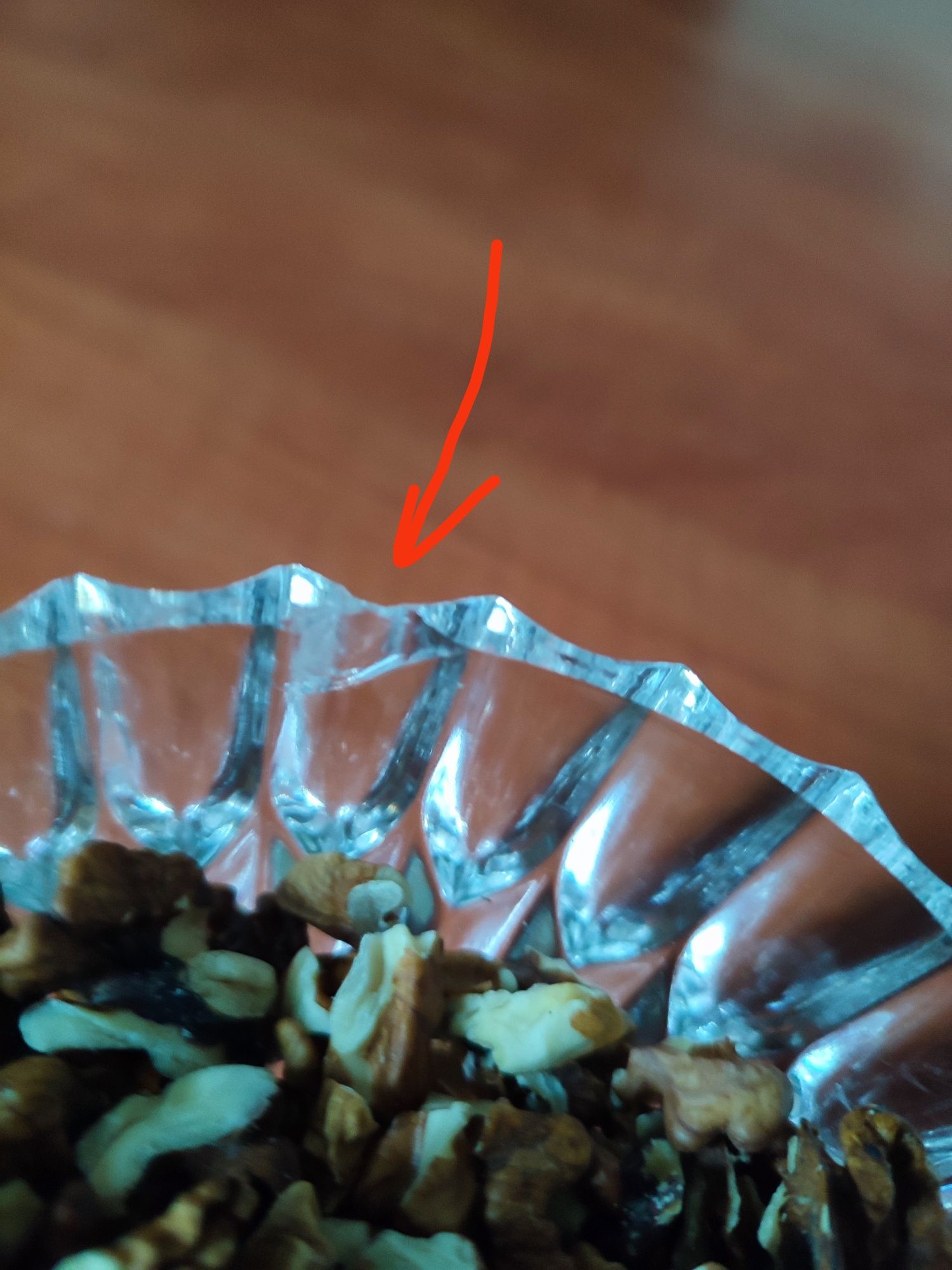 Kryształowa cukiernica na posrebrzanej nóżce z czasów PRL-u