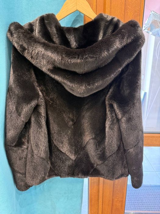 Чёрная норковая шуба
