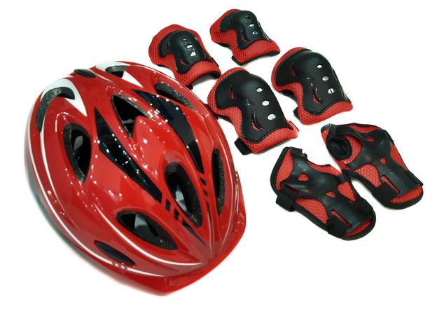 Комплект шлем и защита размер S-M с регулировкой по объему ЛЬВОВ