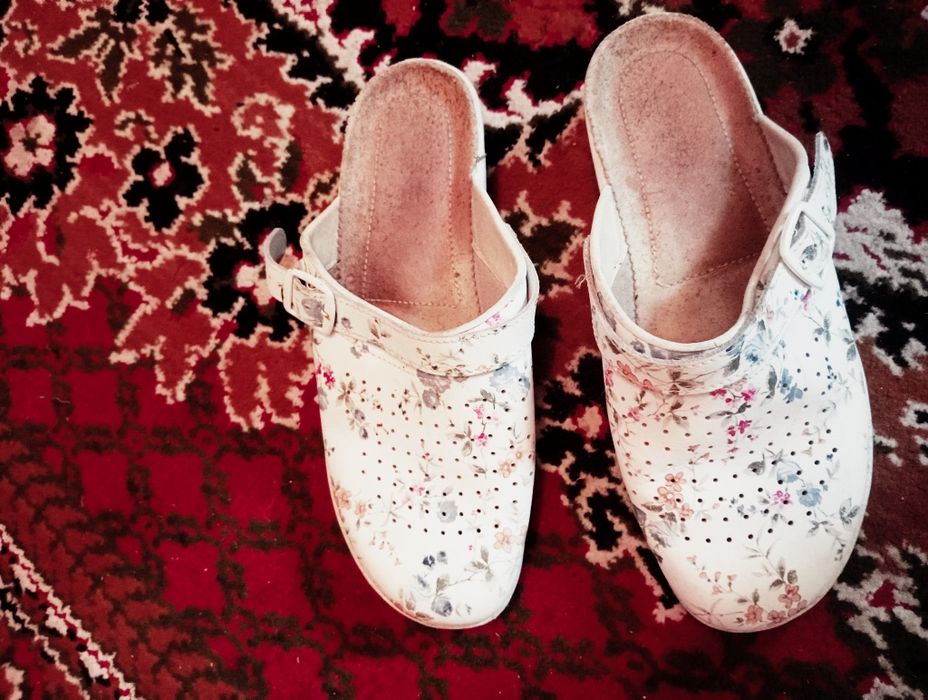 Шльопанці кімнатні