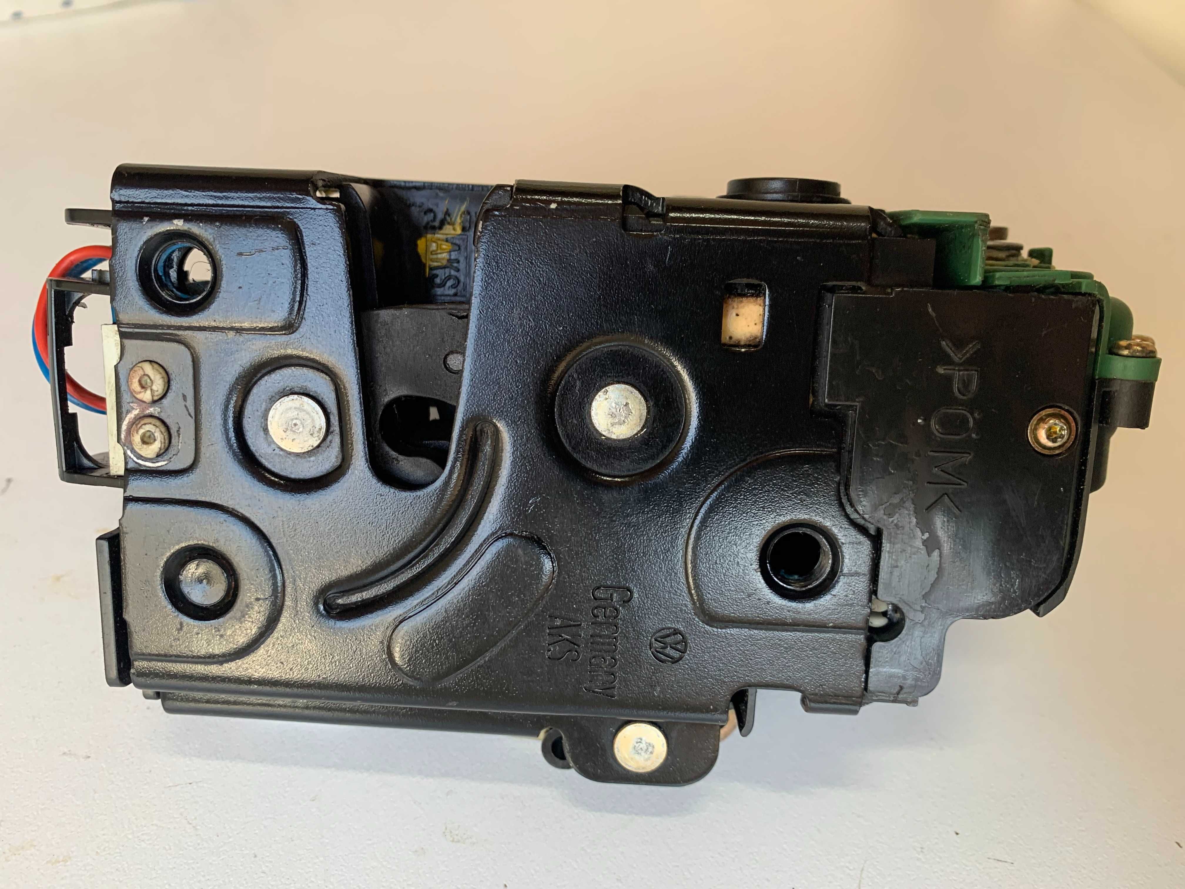 Fechadura/actuador porta direita trás, VW Golf IV