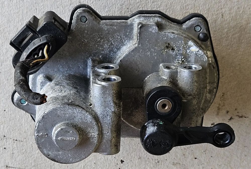 VW Passat B7 B8 Golf Seat Skoda 2.0 TDI nastawnik sterownik silniczek kolektora ssącego  03L129086