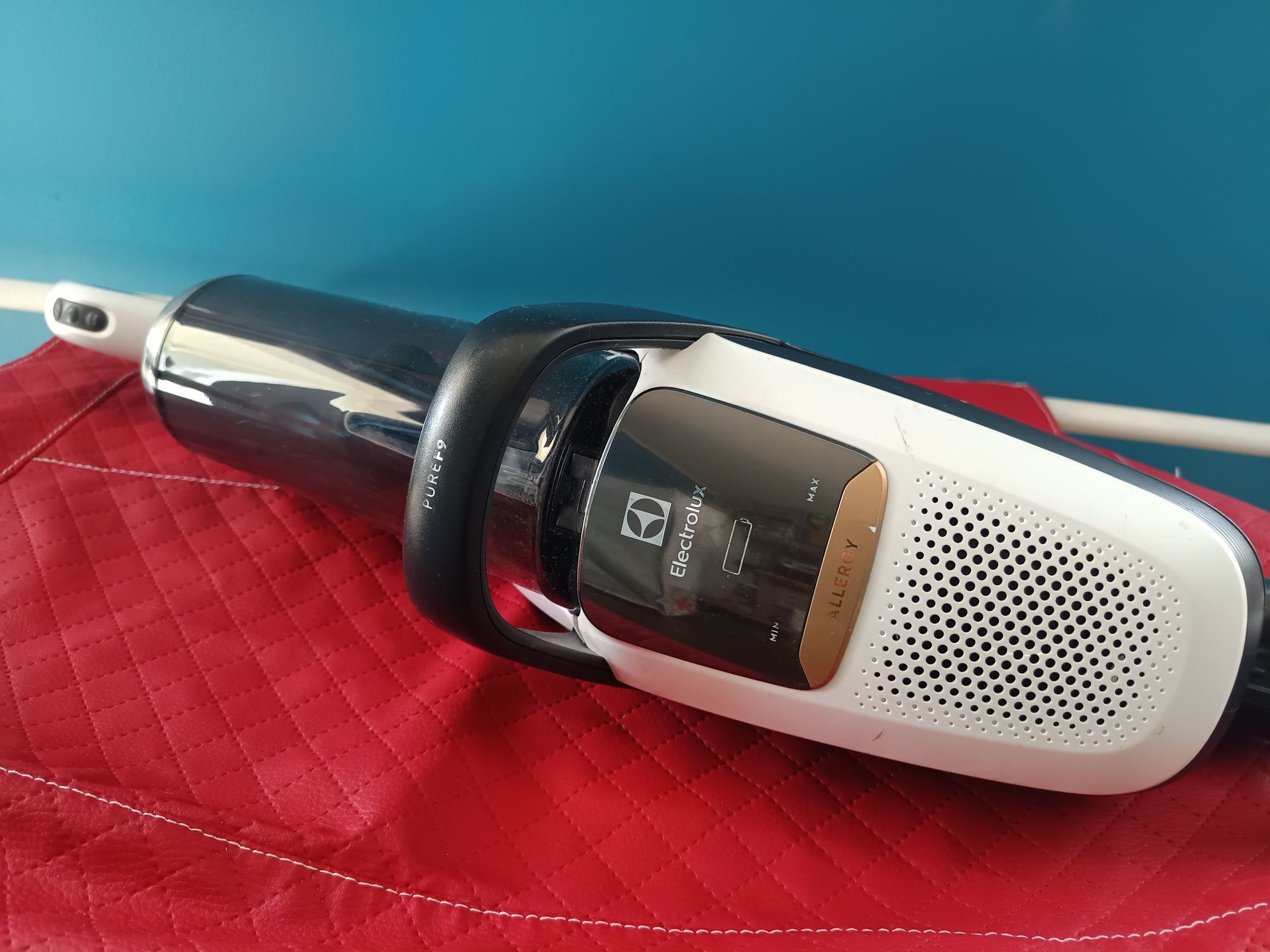 Odkurzacz pionowy Electrolux - części
