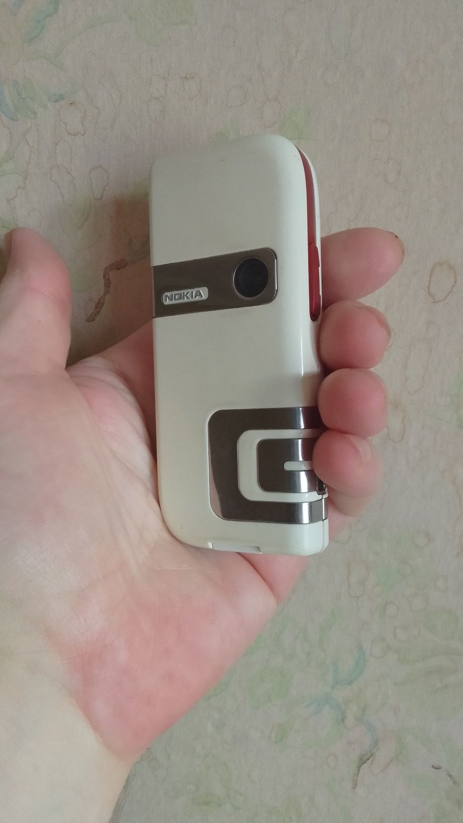 Продам рабочий телефон Нокиа 7260