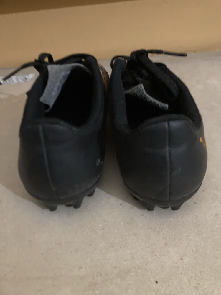 Tenis de futebol da Puma como novos n 37
