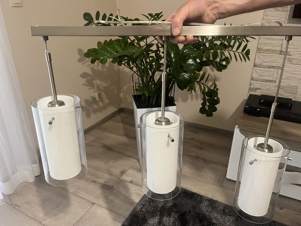 Lampa przysufitowa do salonu