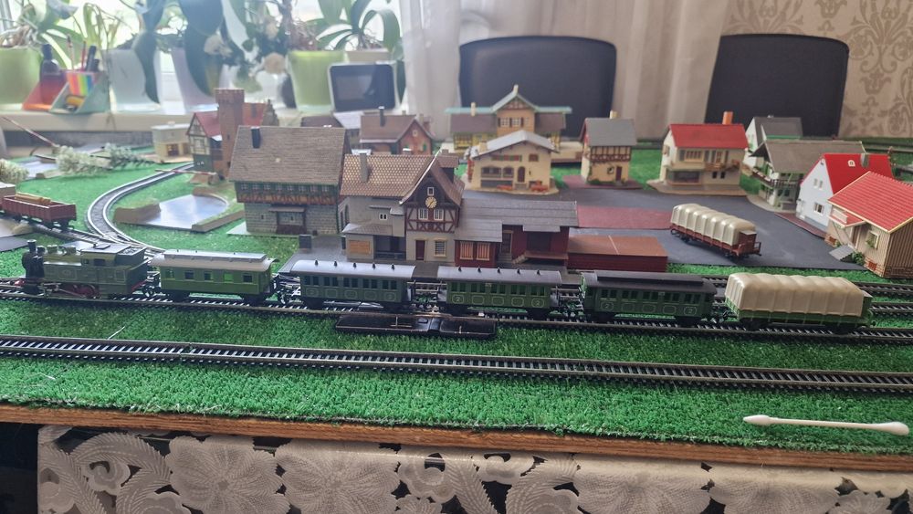 Железная дорога ГДР  ТТ 1/120 Паровоз и 5 вагонов комплект