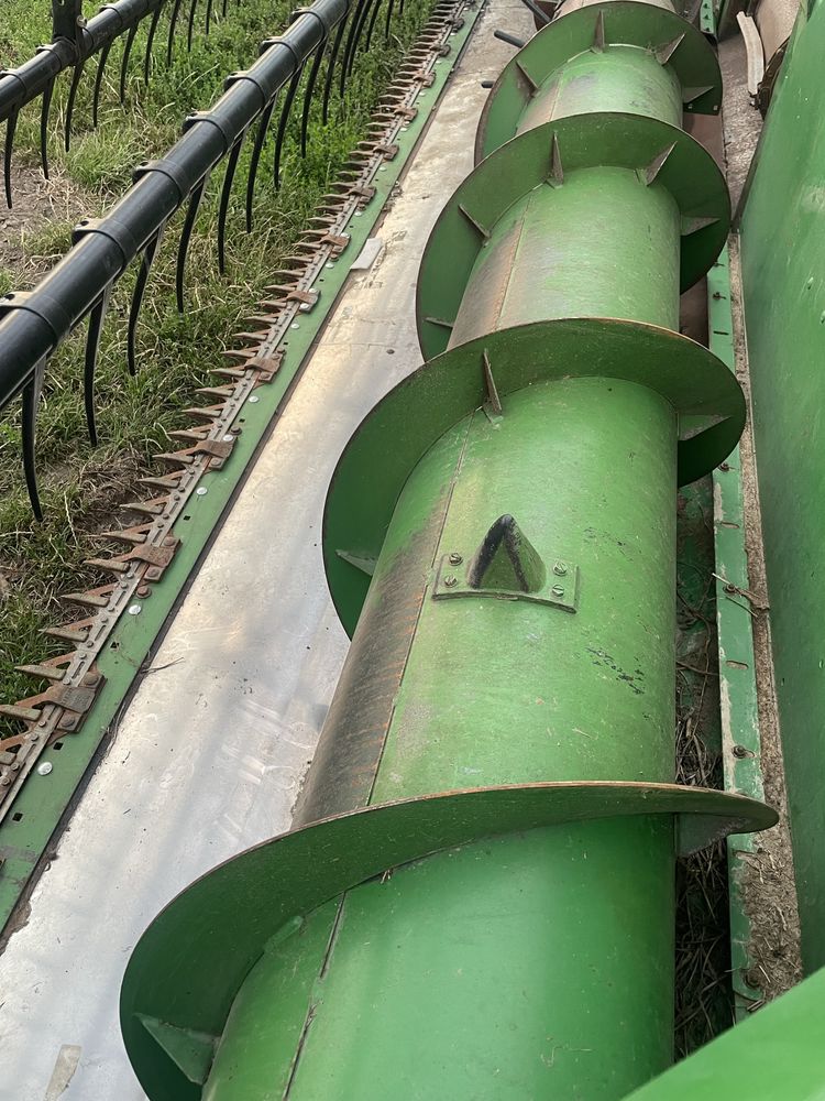 Комбайн John Deere 9500 жатка 920F