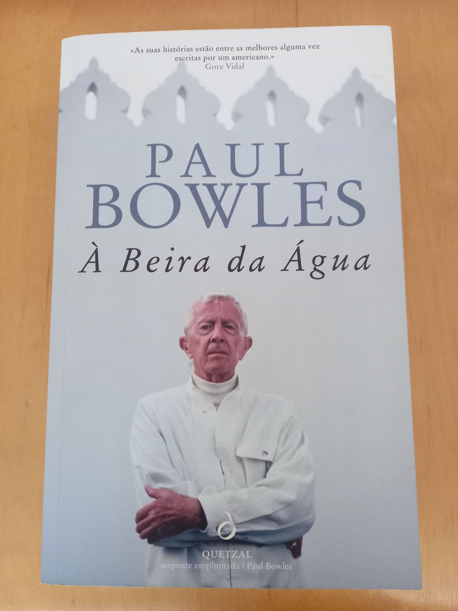À beira de água - Paul Bowels