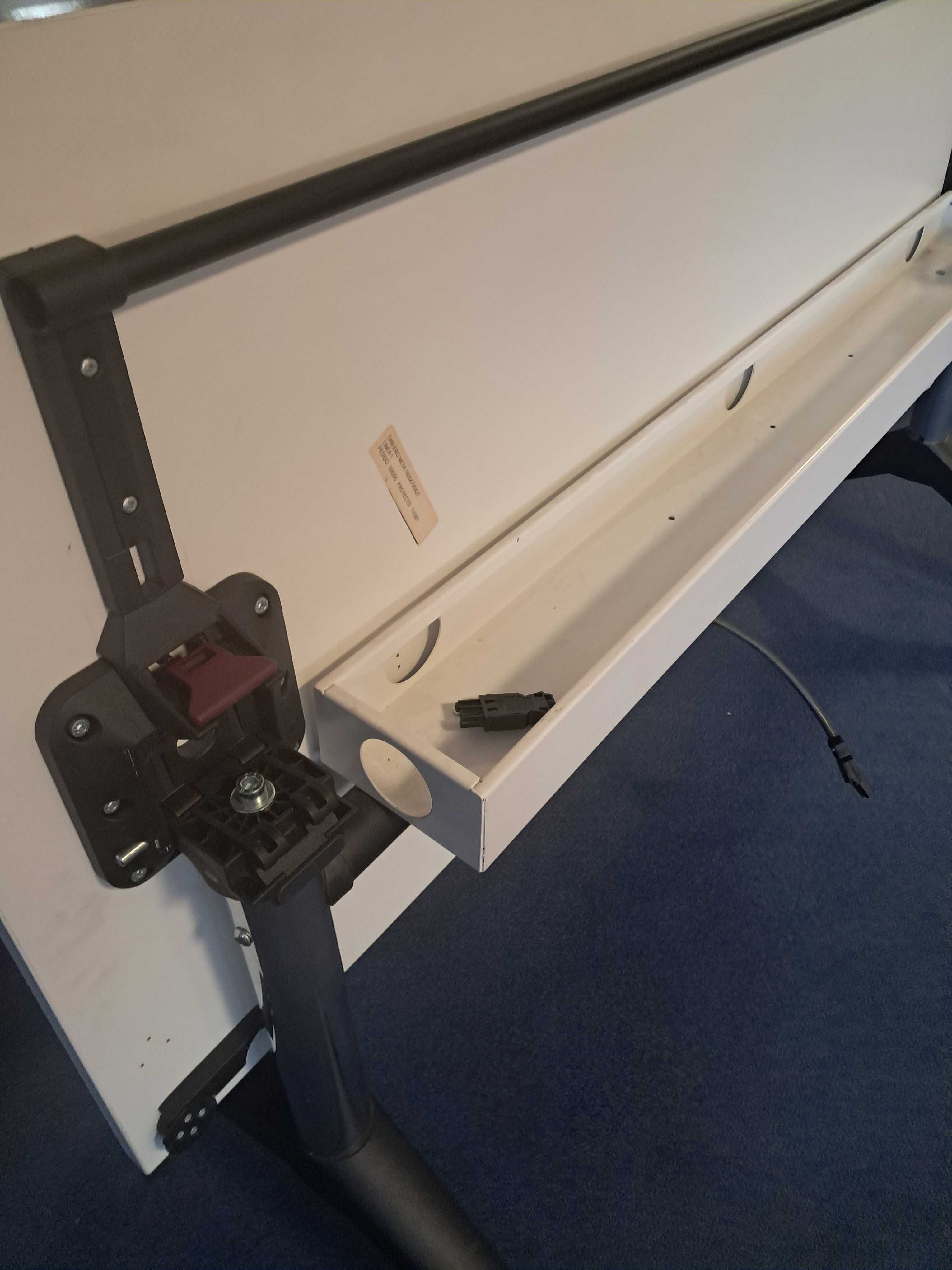 Mesa de escritorio/estudante.