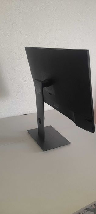 Dell P2719H Monitor 27”