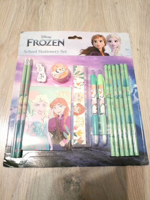 Zestaw nowych zabawek - torebka, kredki Disney Frozen Elsa, warkocze
