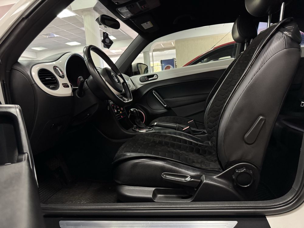 Volkswagen Beetle 2.5МРі 20V 6АКПП 2012 р.в. (170 к.с.)