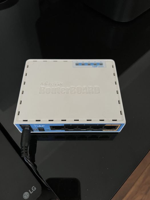 Router Mikrotik hAP RB951Ui-2Nd