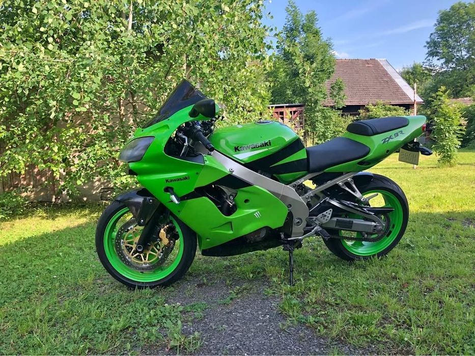 Kawasaki Ninia ZX9R