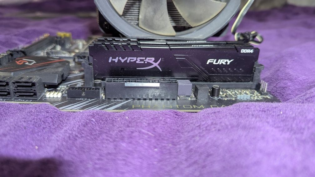 Комплект intel i7 9700, ddr4 16gb 3200mhz, asrock b365m gaming