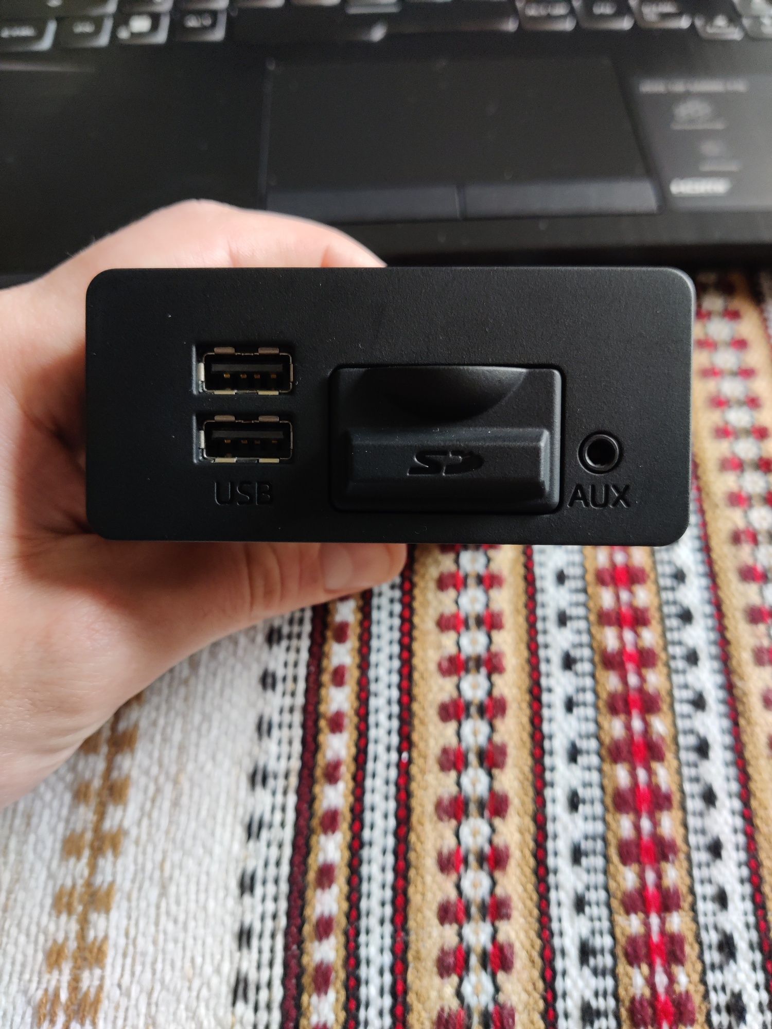 модуль USB/AUX/SD для Mazda BHP1-669U0