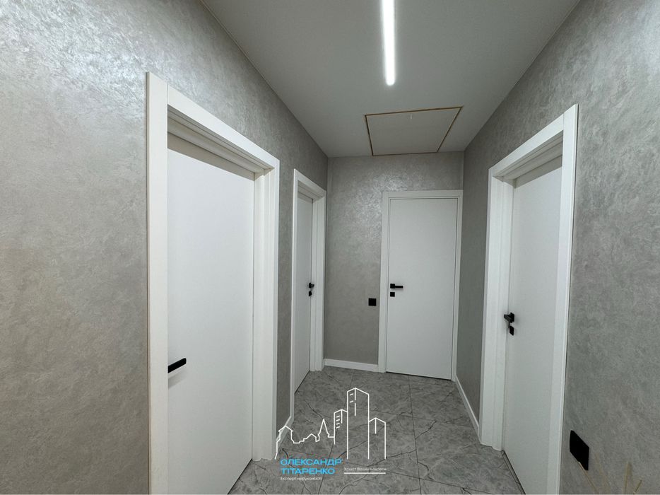 Сучасний котедж з ремонтом на МІКРОРАЙОНІ