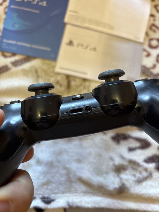 Продам Play Station 4 slim 1TB