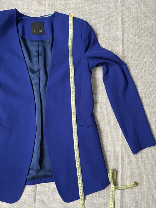 Marynarka PINKO – kobaltowa, elegancka, bez zapięcia – rozmiar 40