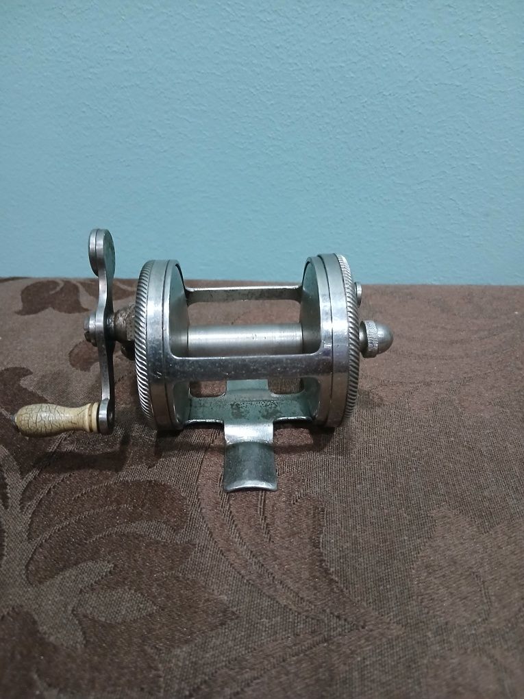 Carreto de pesca bastante antigo