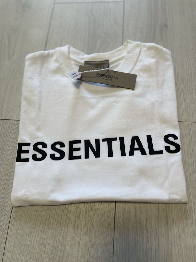 НОВІ футболки від essentials