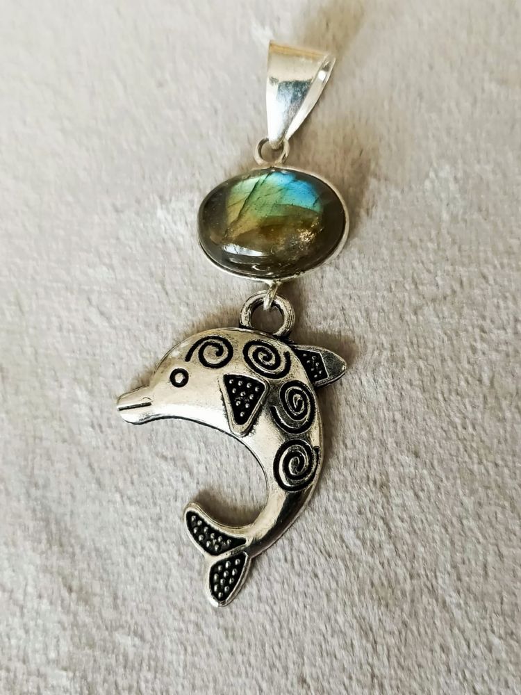 Labradoryt + delfin wisiorek posrebrzany