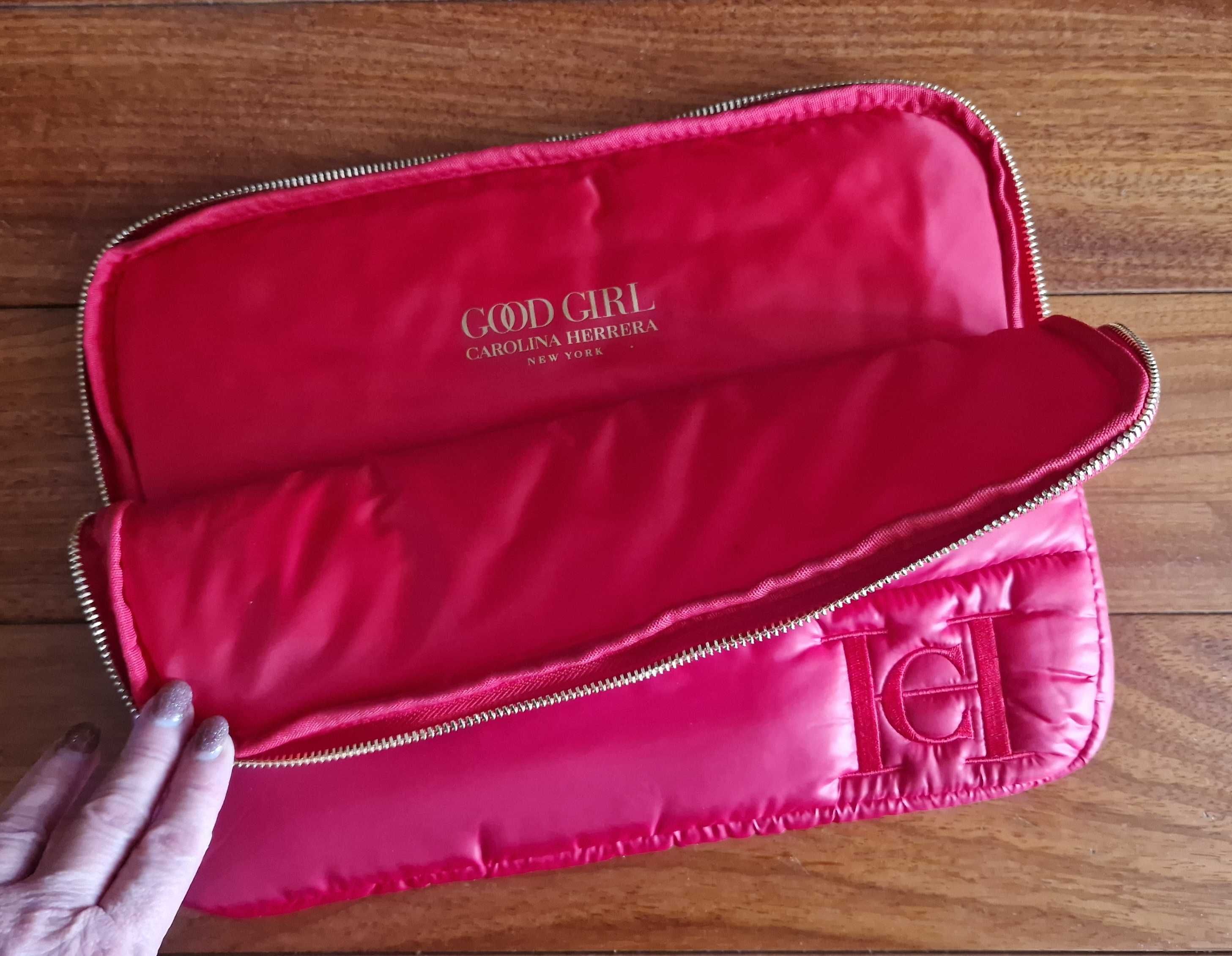 Carolina Herrera etui na laptopa duża kosmetyczka