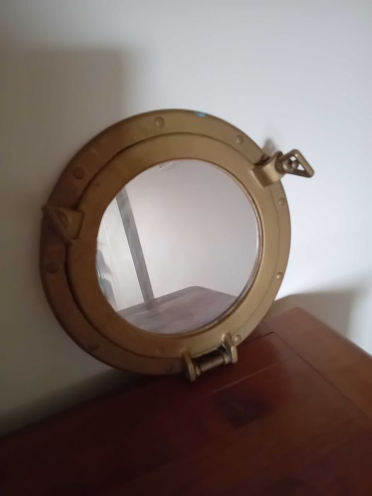 Vigia marítima ou escotilha