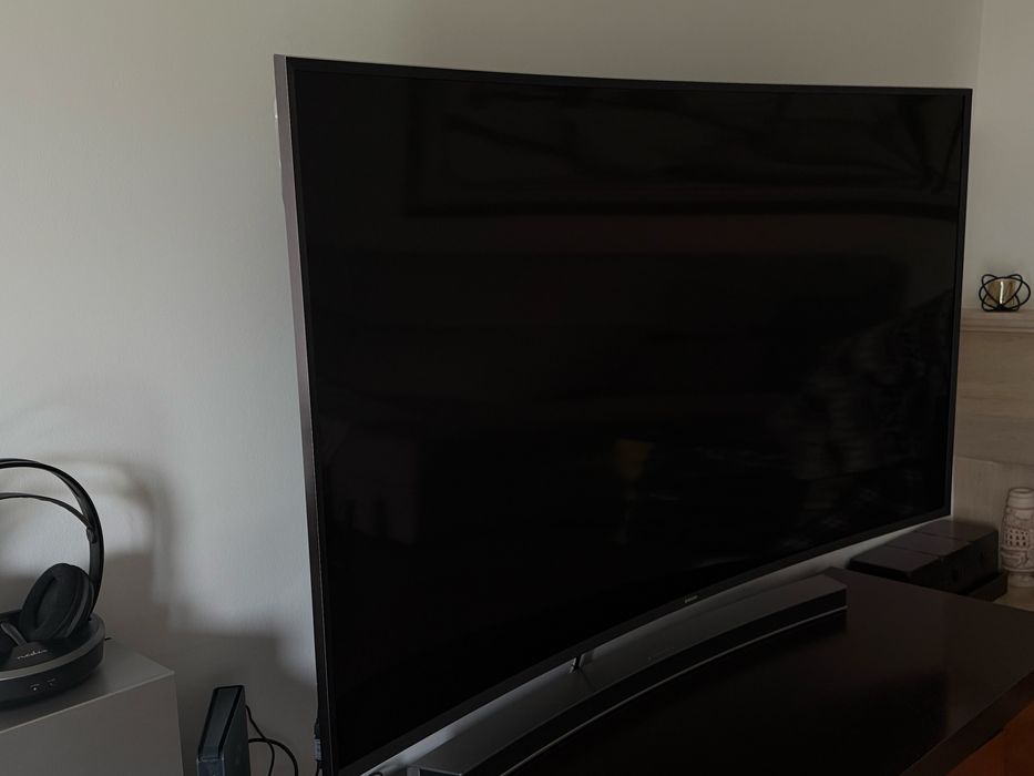 Samsung 65” Curva 4K UHD Smart TV (UE65JU7500T)